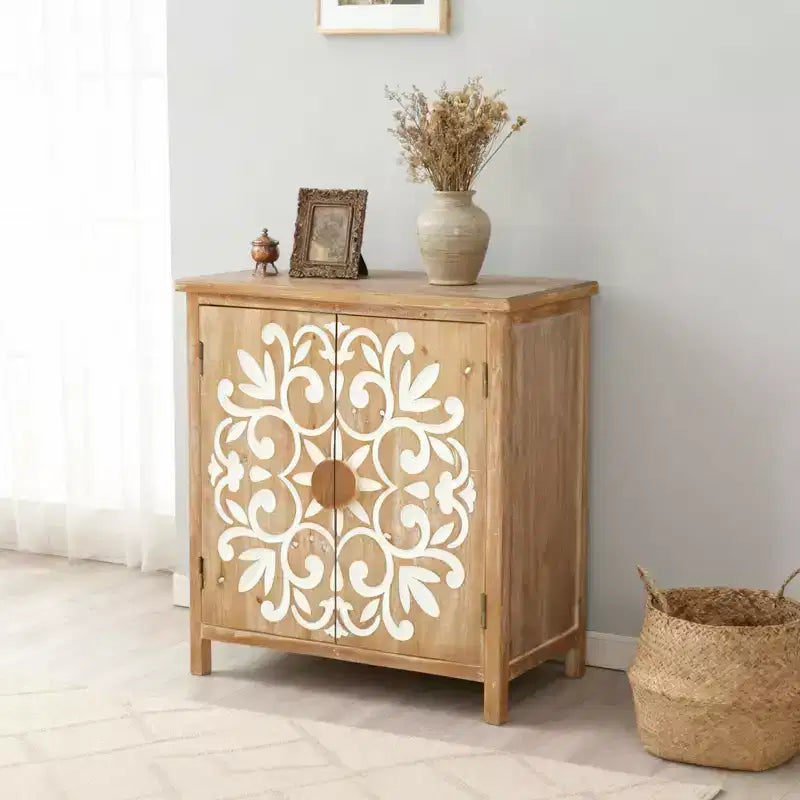 Credenza in Legno Naturale a 2 Ante con Ante Intagliate a Fiori, per 1