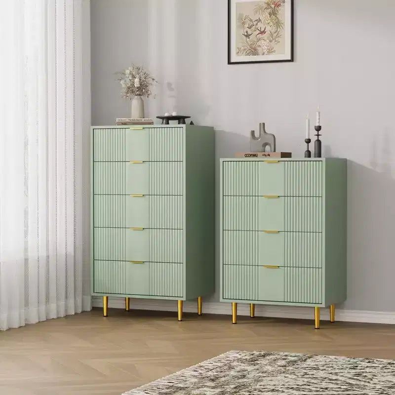Cassettiera scanalata beige/verde/bianca con maniglie in metallo, 5 cassetti