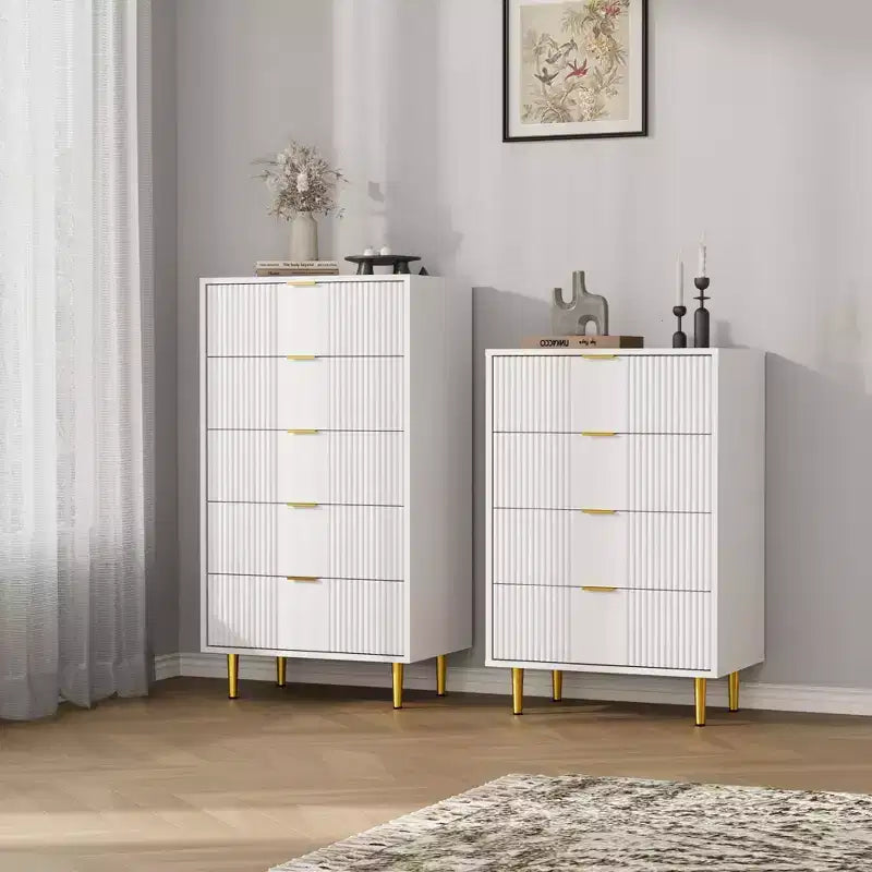 Cassettiera scanalata beige/verde/bianca con maniglie in metallo, 5 cassetti