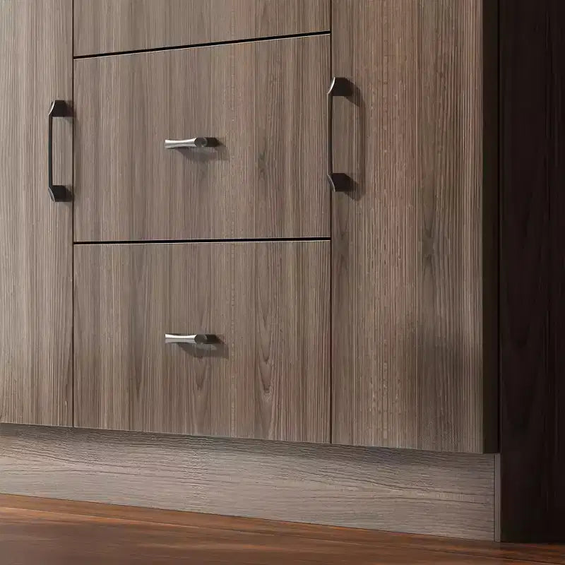 Vetrina in Legno Marrone con Ante in Vetro e Luci a LED, Montaggio da 1 Persona